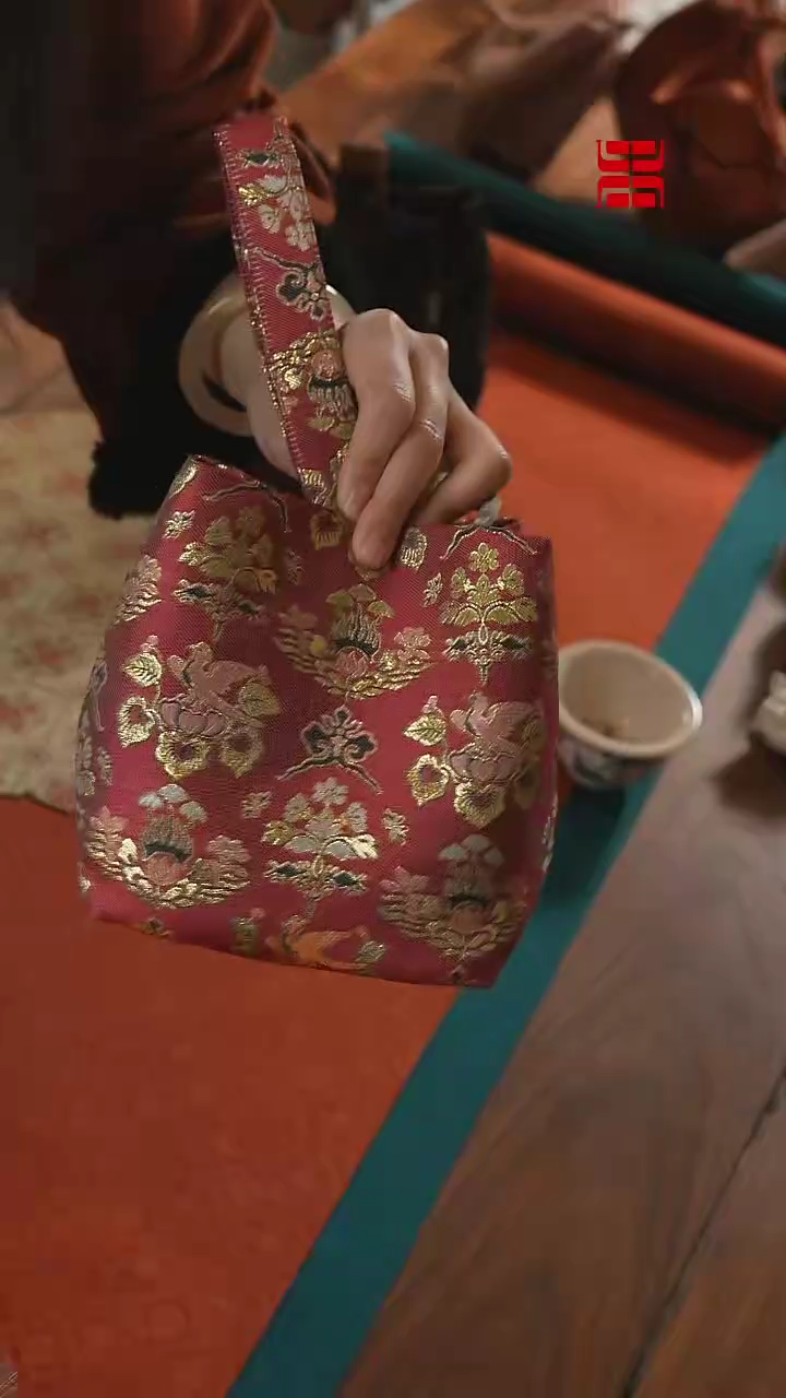 【闪购商品】织绣壶袋..............