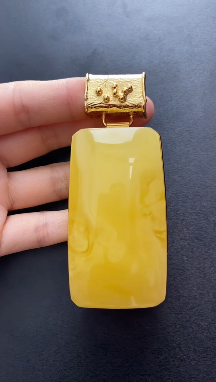 裸石琥珀未镶嵌吊坠