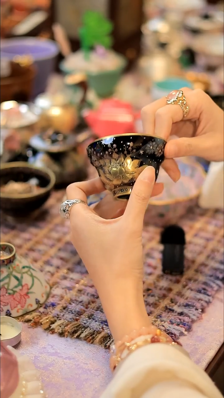 山怂阿卿@@黑金葫芦