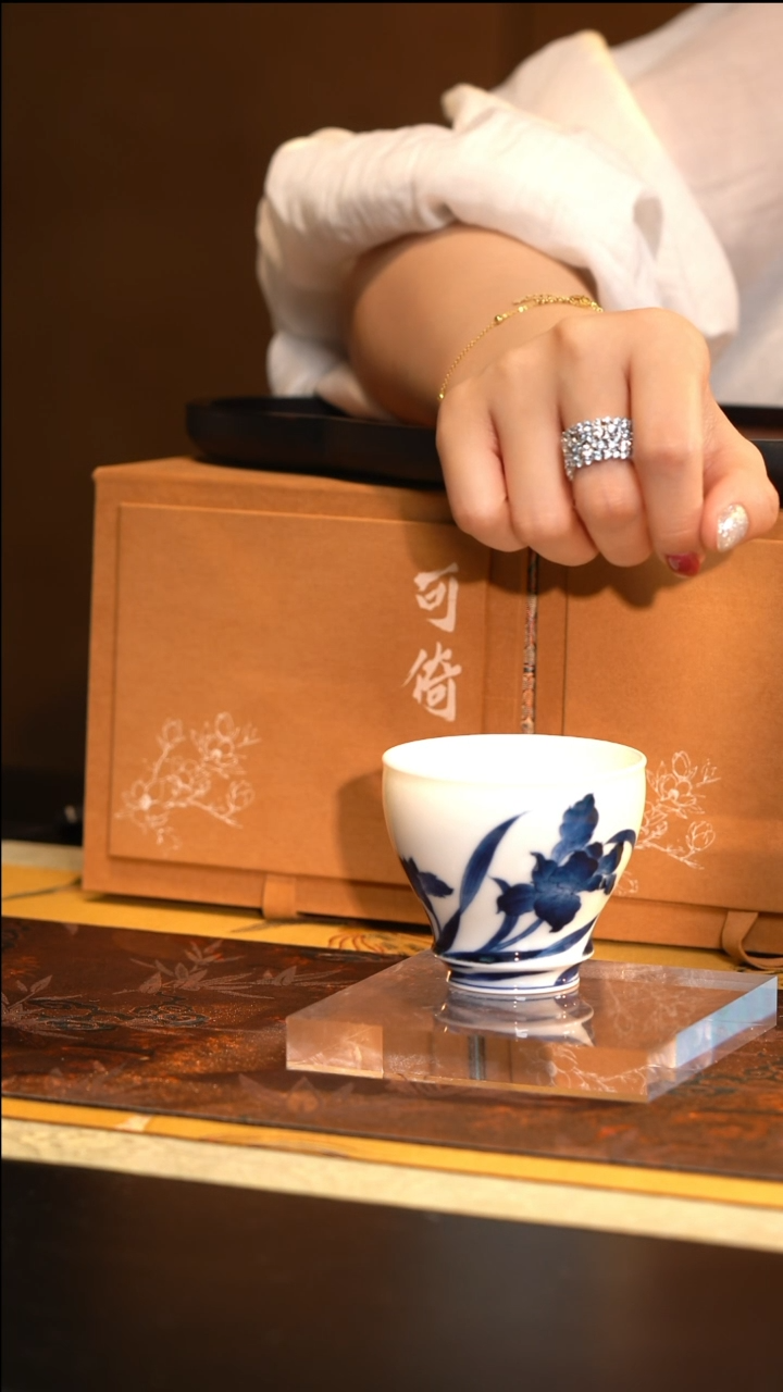 L雨后 湛蓝系列 鸢尾花卷口杯