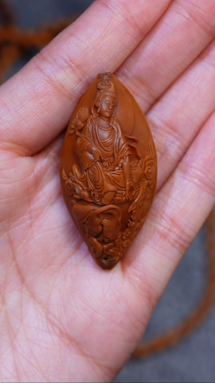 【闪购商品】橄榄核吊坠宋水官生肖蛇普贤