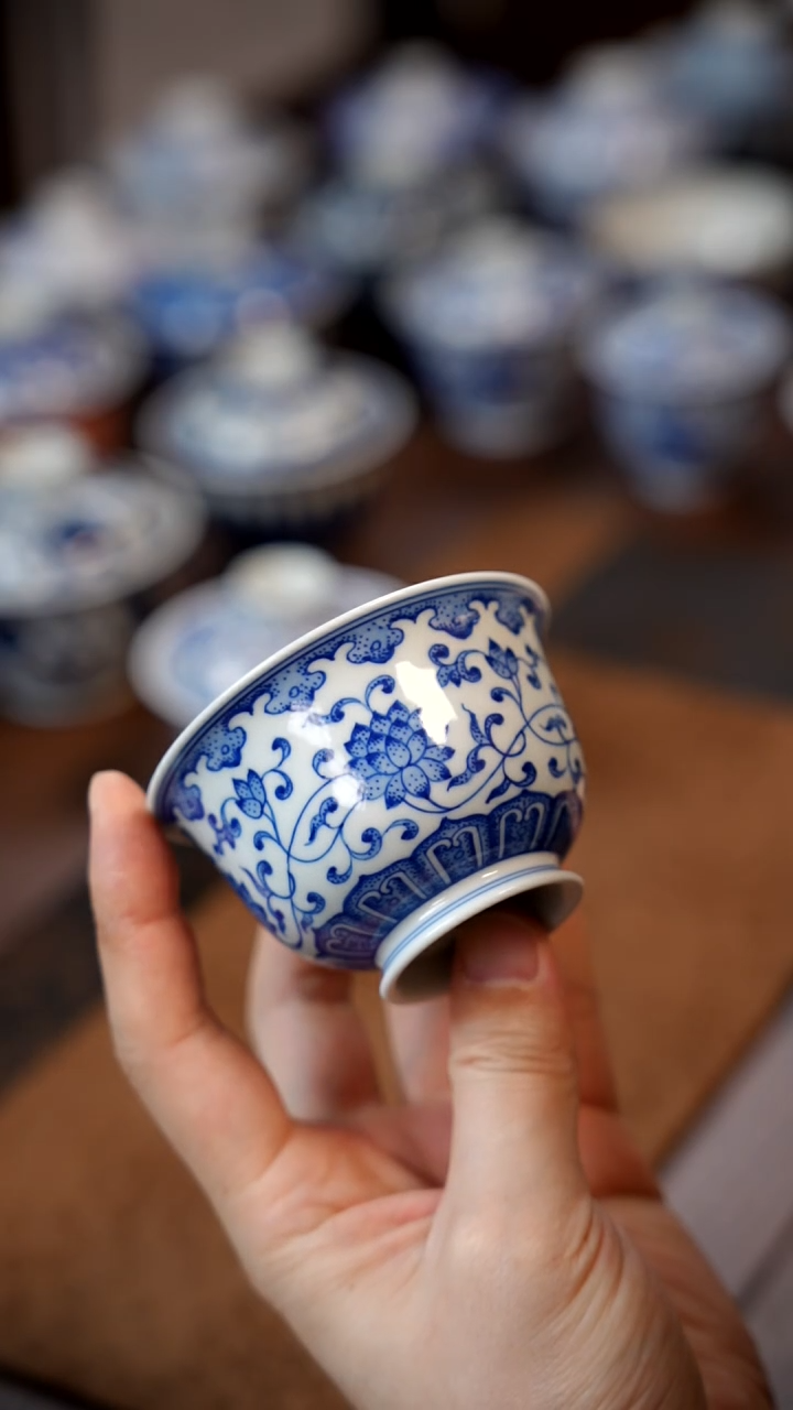 【闪购商品】缠枝压手杯1111111111