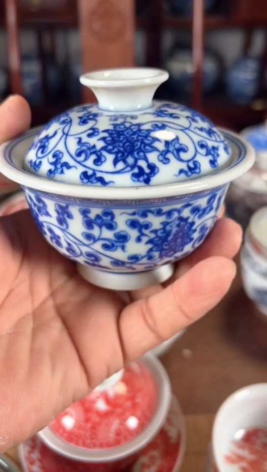 柴窑青花缠枝莲两才盖碗