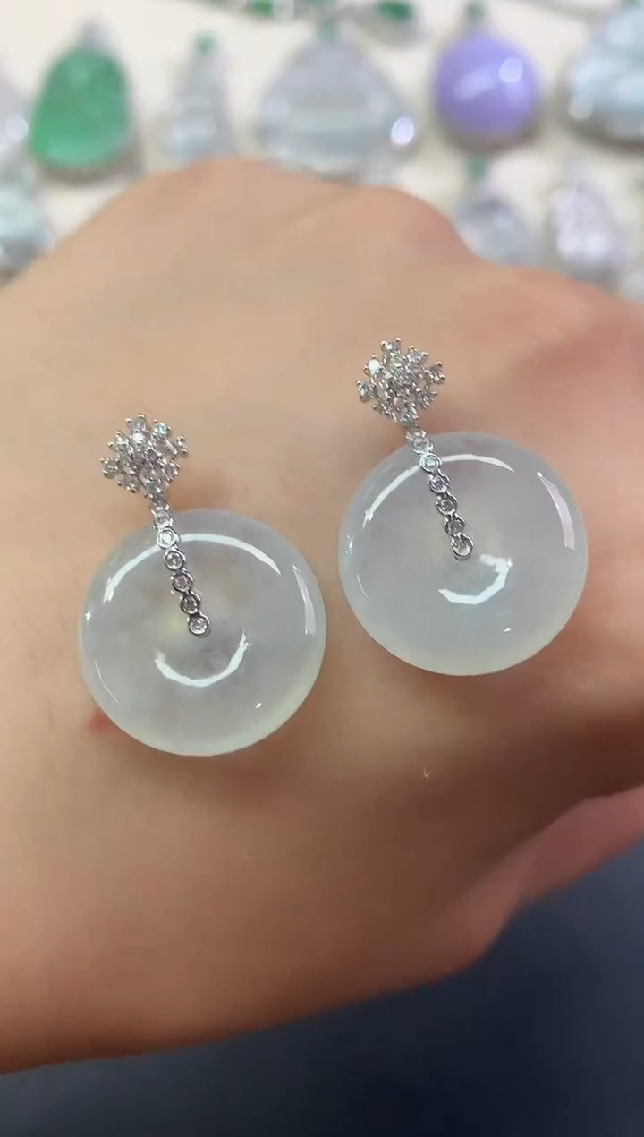 翡翠18K金镶嵌吊坠(不含链)吊坠(不含链)|1800+0多样性发其一