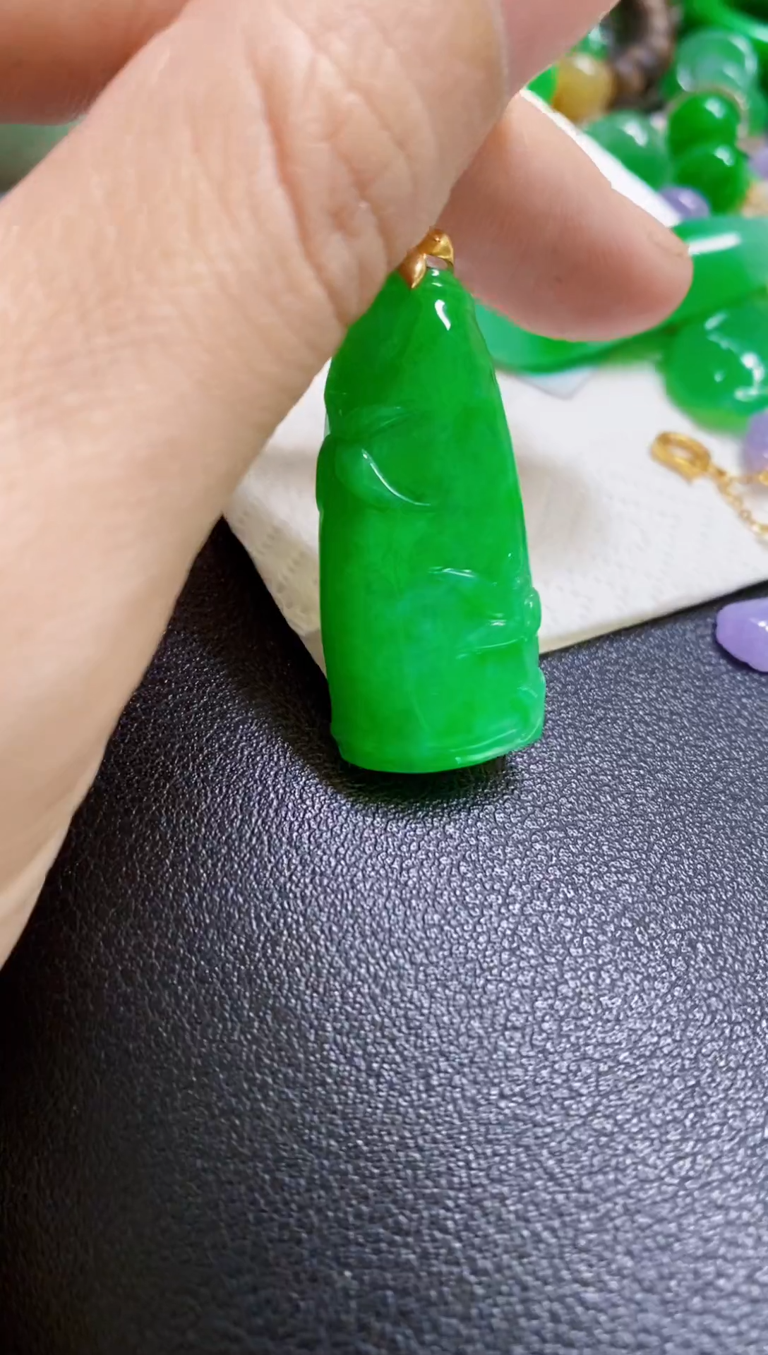 颈饰18K金镶嵌翡翠竹子