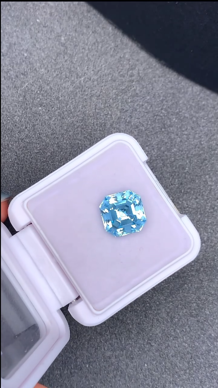 【闪购商品】海蓝宝石裸石未镶嵌6.91克拉