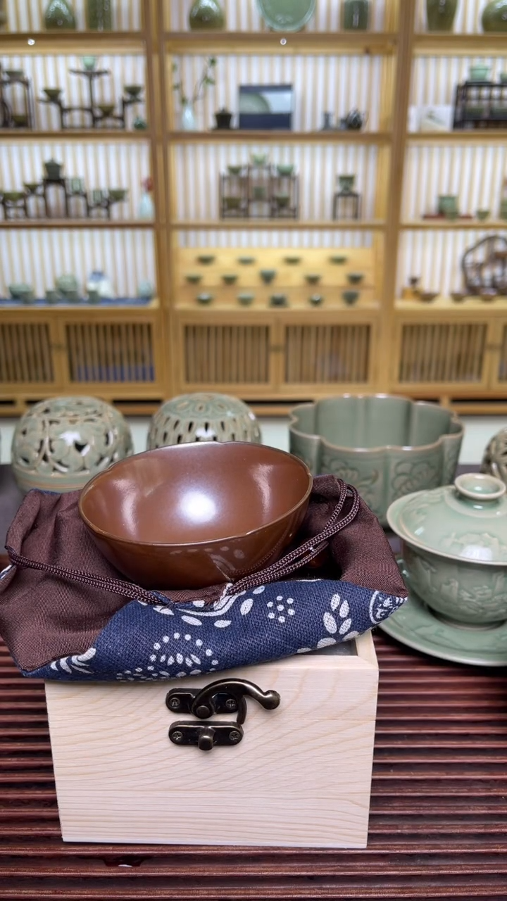 【闪购商品】摆件紫金釉纯手工玉兰杯