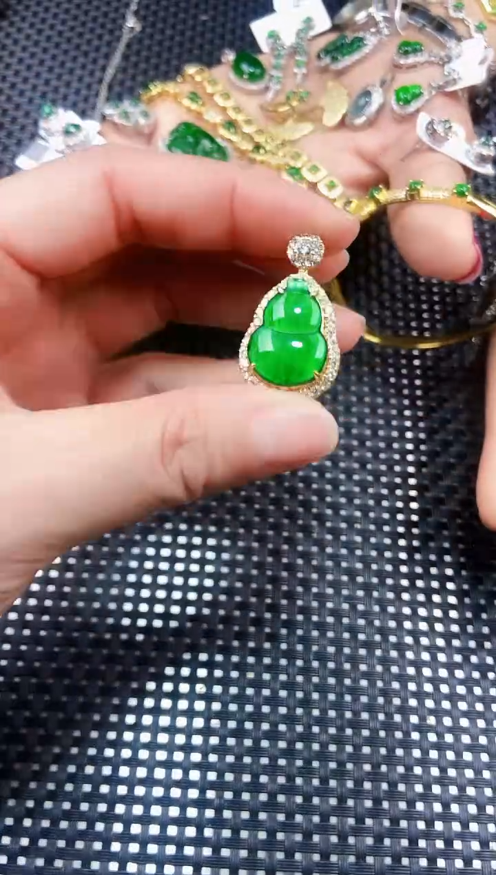 【闪购商品】翡翠吊坠(不含链)未镶嵌111111111