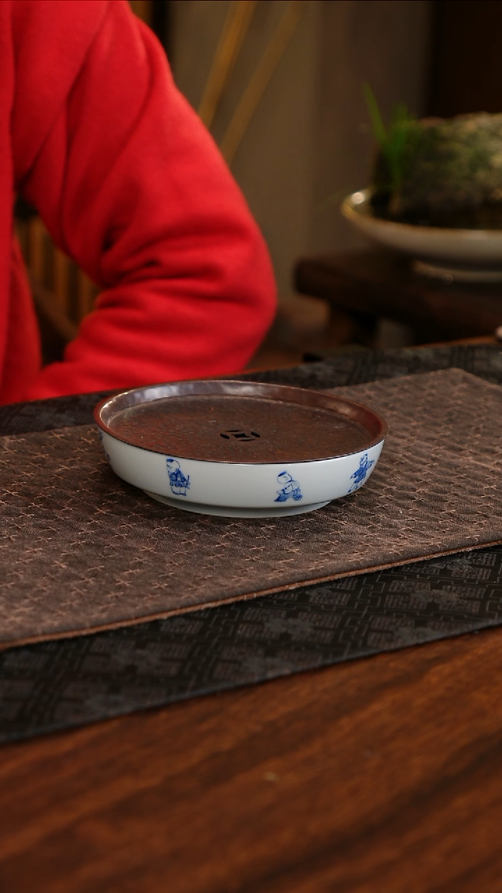 【闪购商品】摆件童趣带铜片壶承内绘放鞭炮