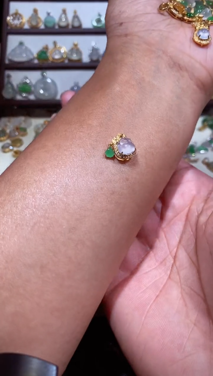 颈饰18K金镶嵌翡翠?****照11111111111