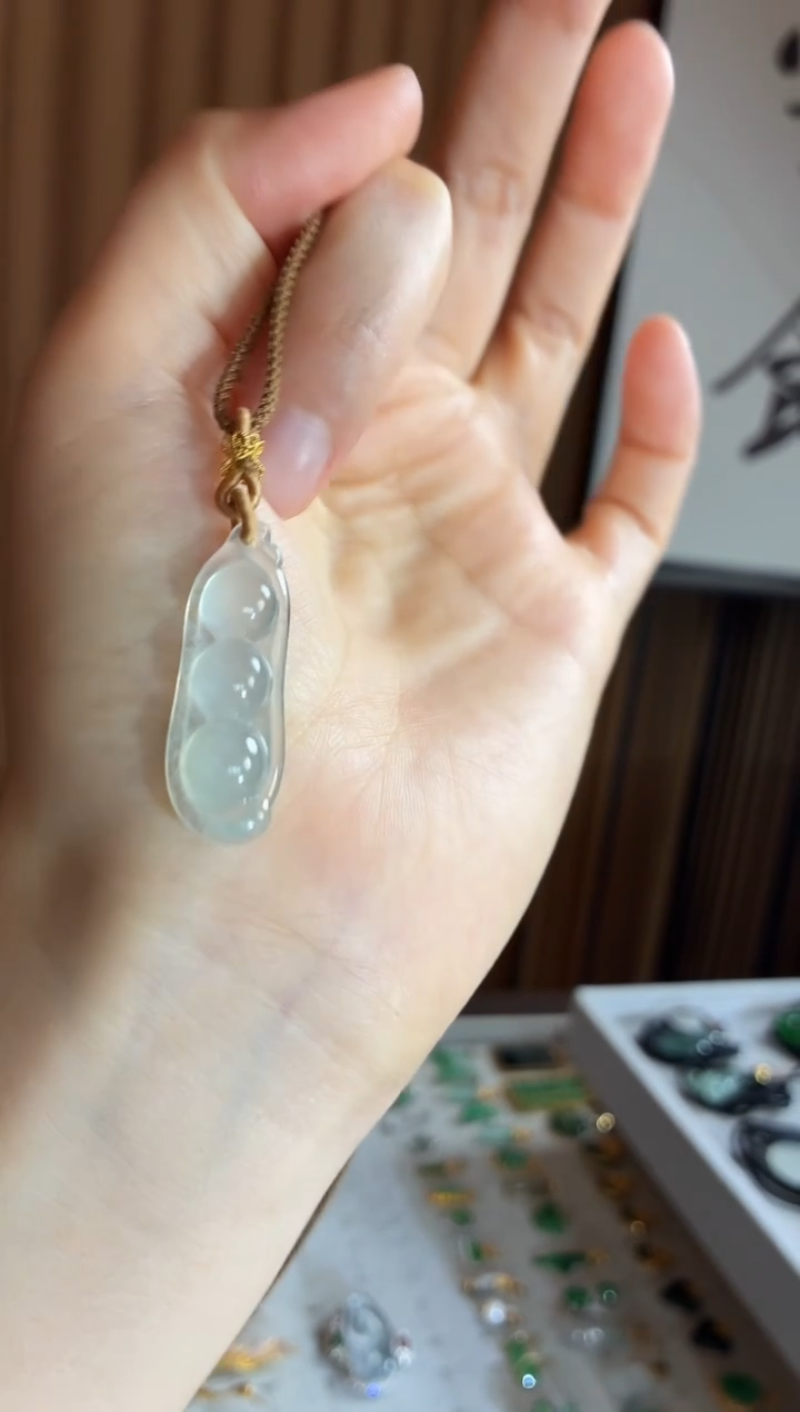 颈饰未镶嵌翡翠吊坠