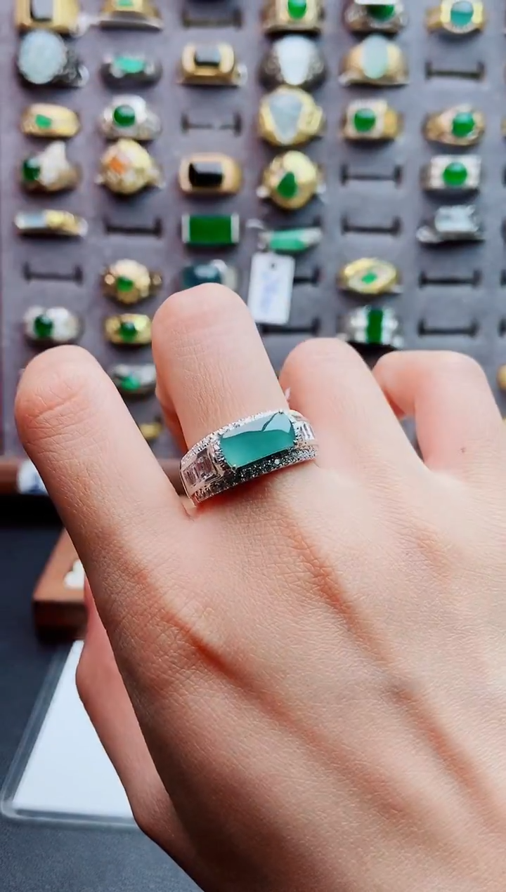 银S925镶嵌戒指翡翠?****ﻌ天然翡翠男戒