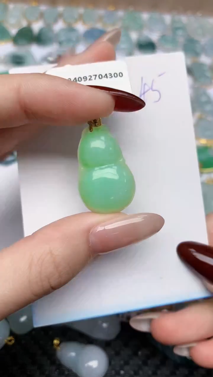 【闪购商品】翡翠颈饰18K金镶嵌天然翡翠a货