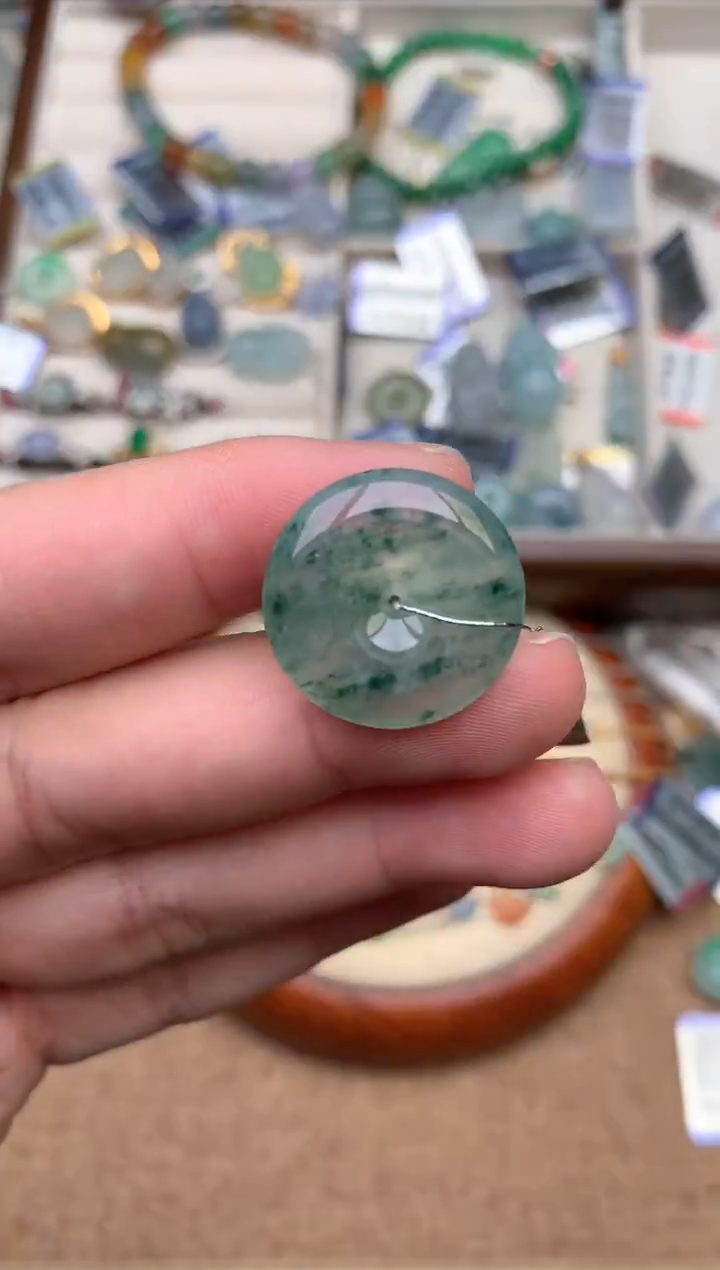 未镶嵌挂件翡翠1