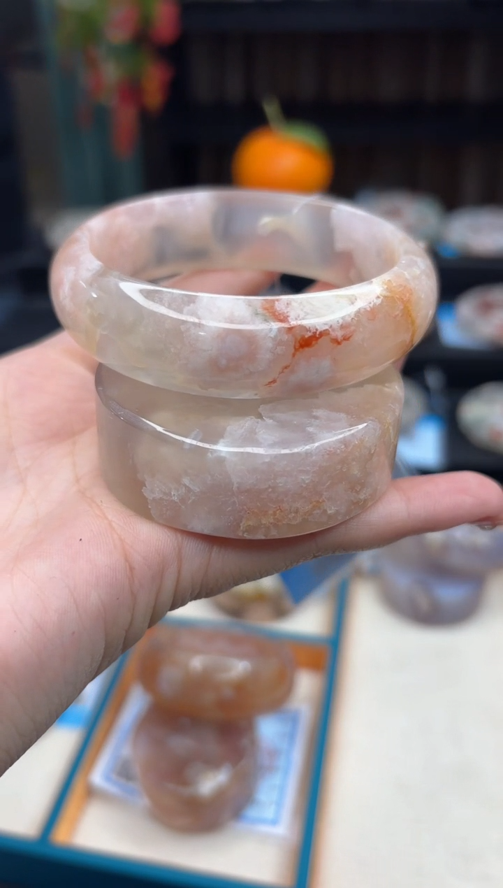 【闪购商品】石英质玉手镯未镶嵌298（61圈赠送镯心）