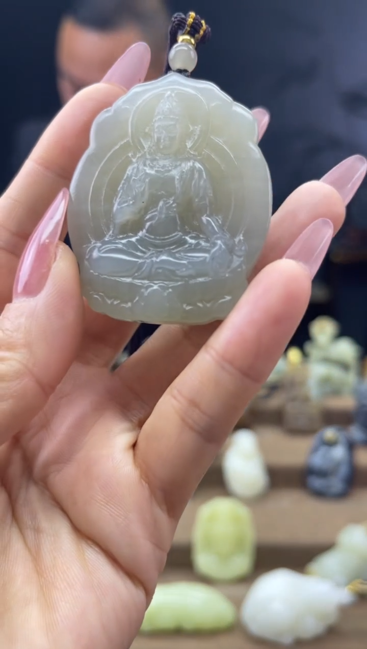 颈饰未镶嵌和田玉1