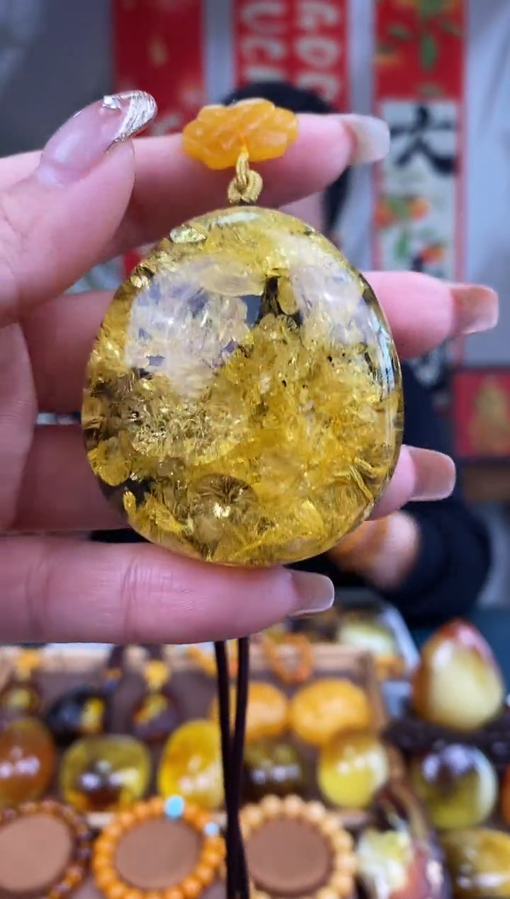 【闪购商品】琥珀裸石未镶嵌基地发货 一物一证 顺丰包邮