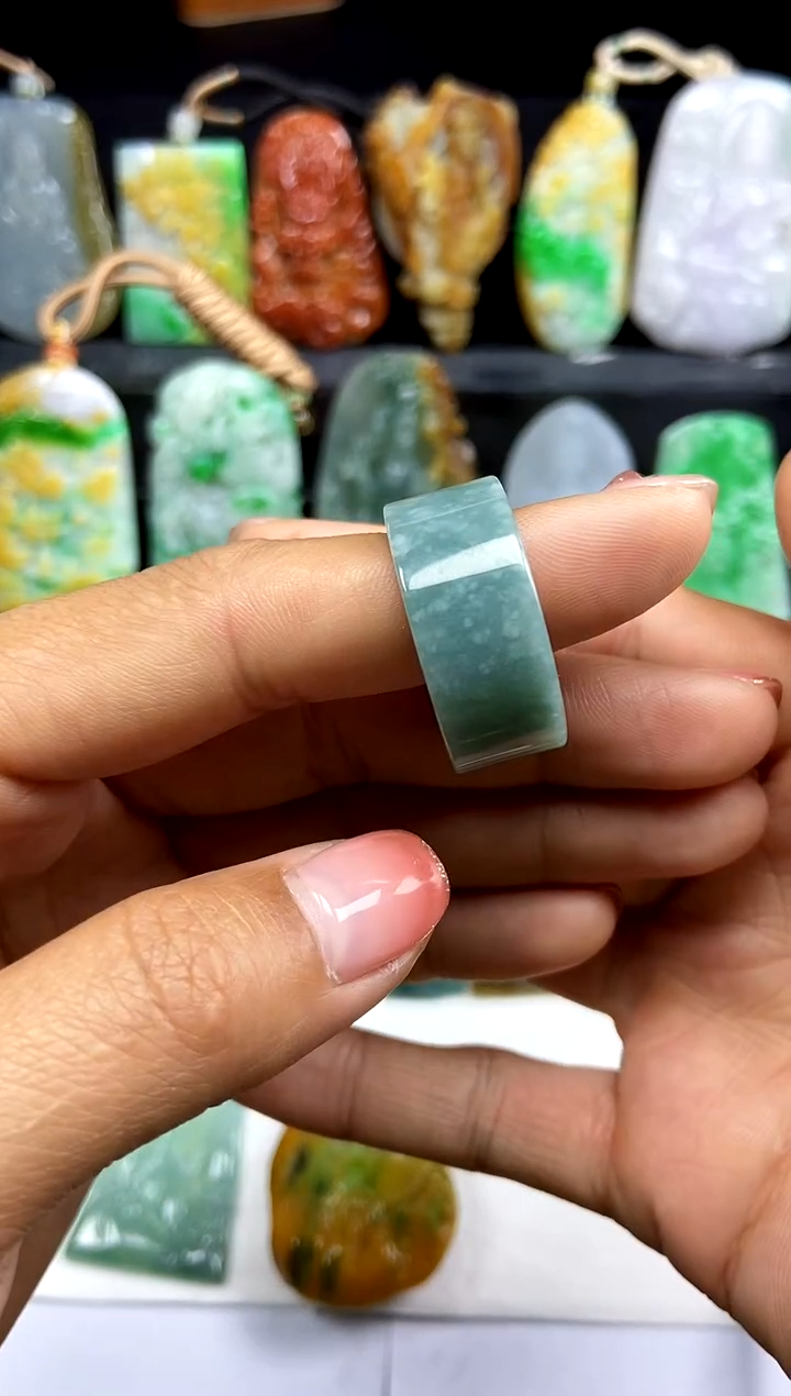 【闪购商品】翡翠颈饰未镶嵌翡翠A货