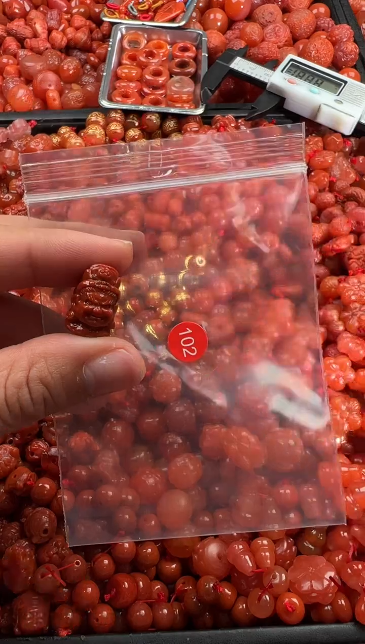 【闪购商品】南红玛瑙颈饰未镶嵌1