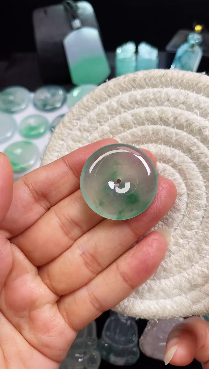 【闪购商品】翡翠颈饰未镶嵌平安扣