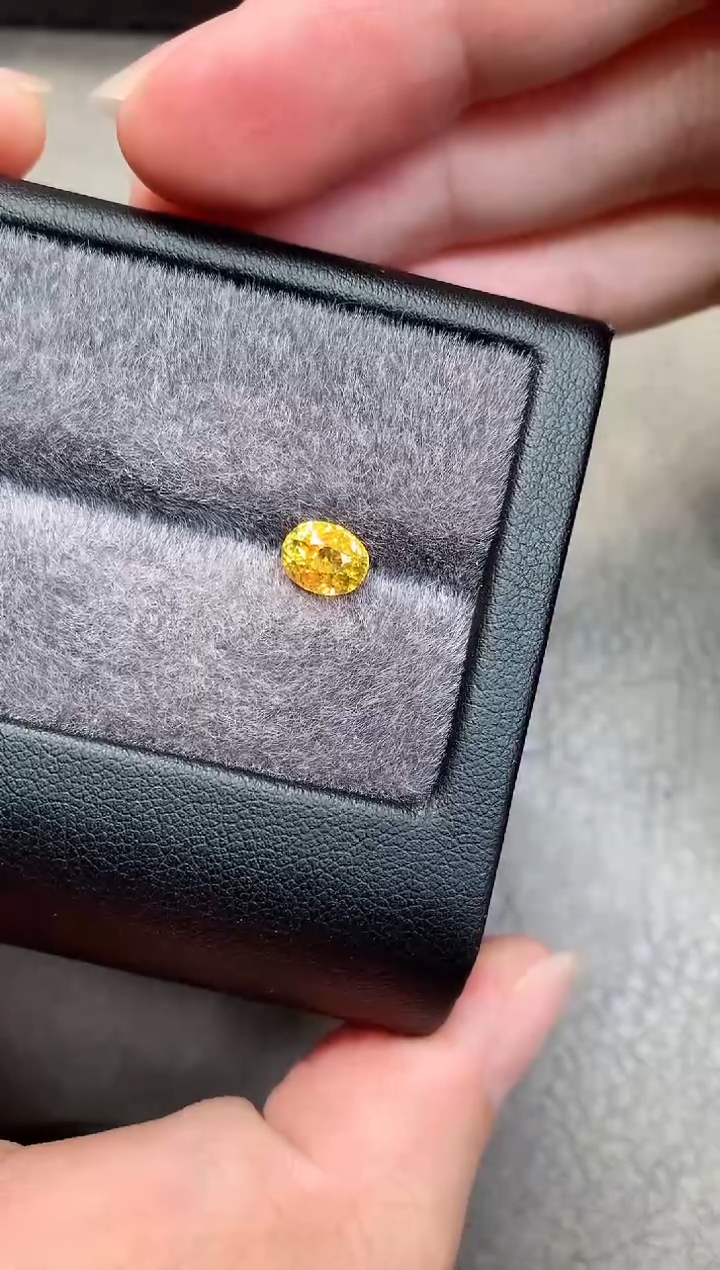 【闪购商品】彩色蓝宝石裸石未镶嵌1.62ct老烧金丝雀JFX