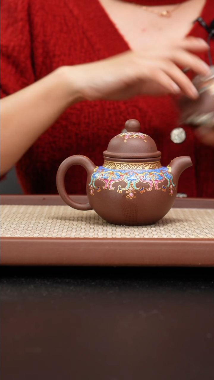 【闪购商品】紫砂茶壶底曹清珐琅彩掇球