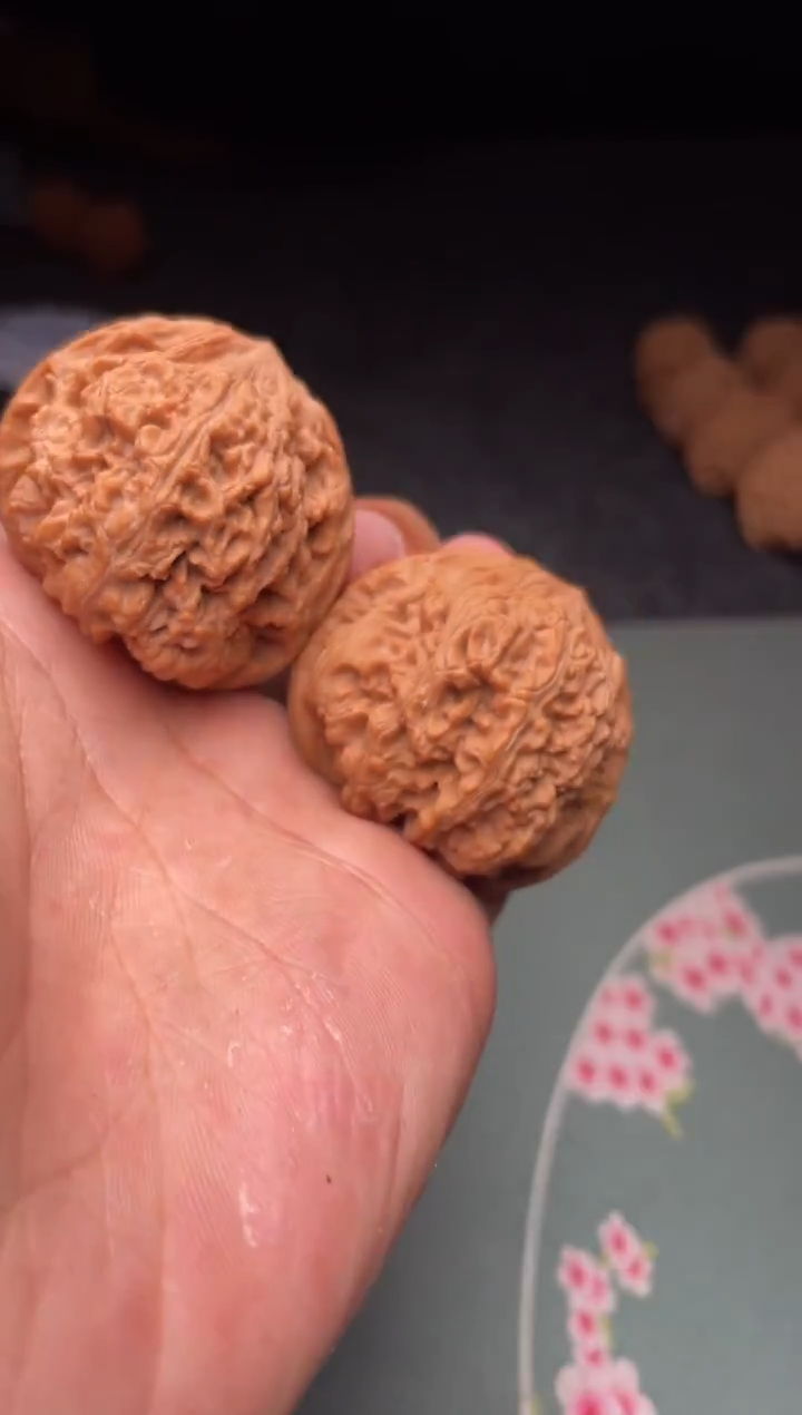 把件文玩核桃a245   龙洞玉 41尺