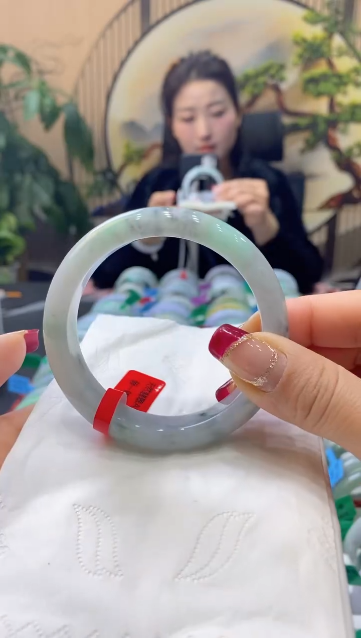 【闪购商品】翡翠手镯未镶嵌99919000