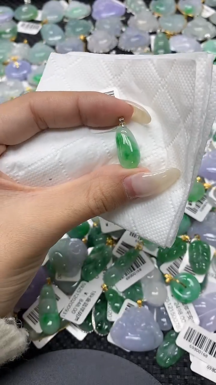 颈饰18K金镶嵌翡翠11111111111