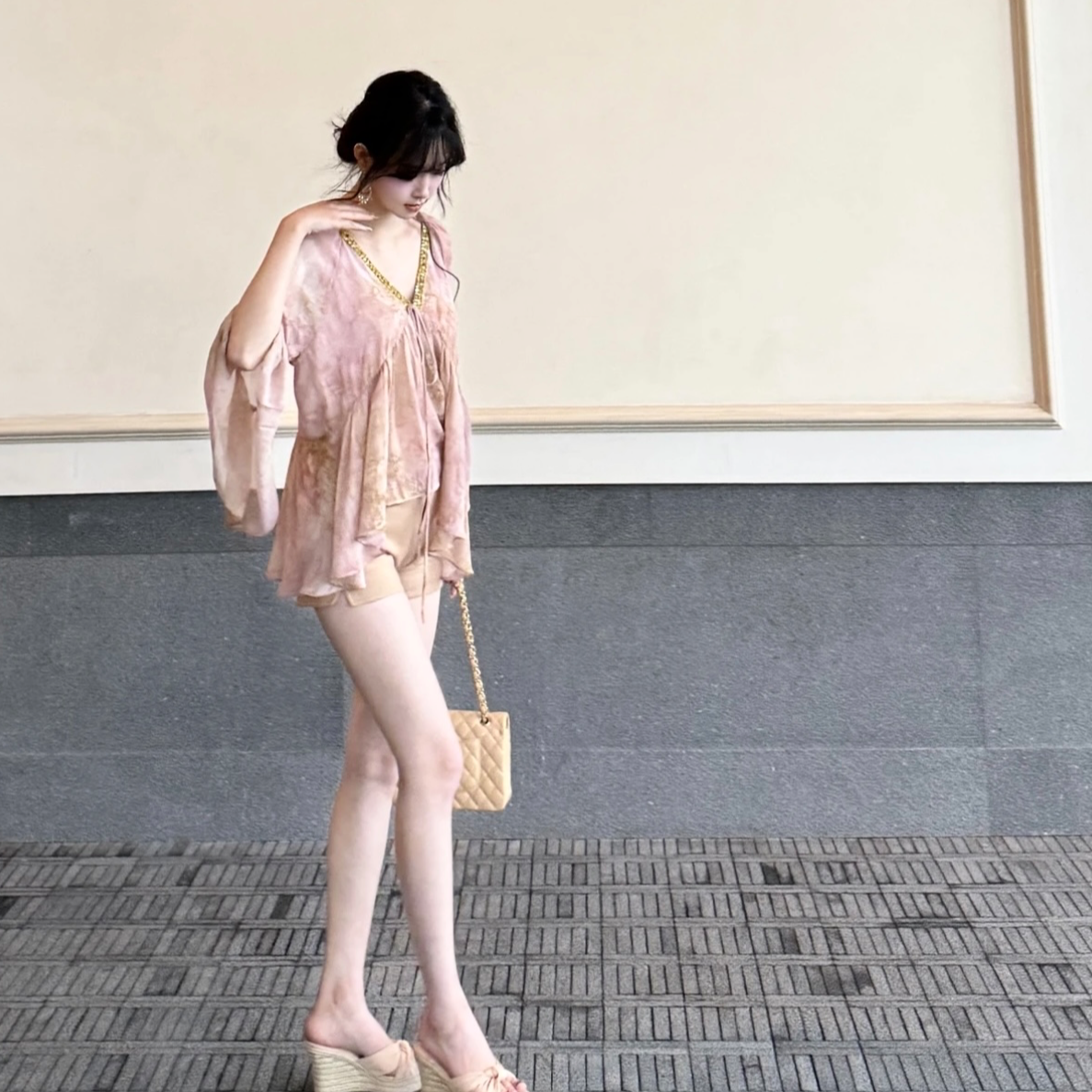 LINQI【复古千金】早春必备出游氛围感少女独特设计港味chic上衣