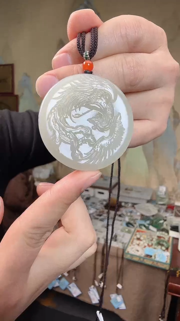 颈饰未镶嵌和田玉.