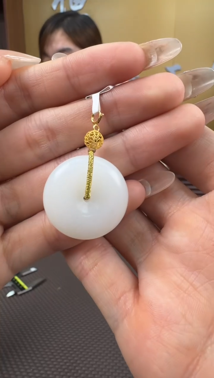 【闪购商品】和田玉挂件18K金镶嵌挂件