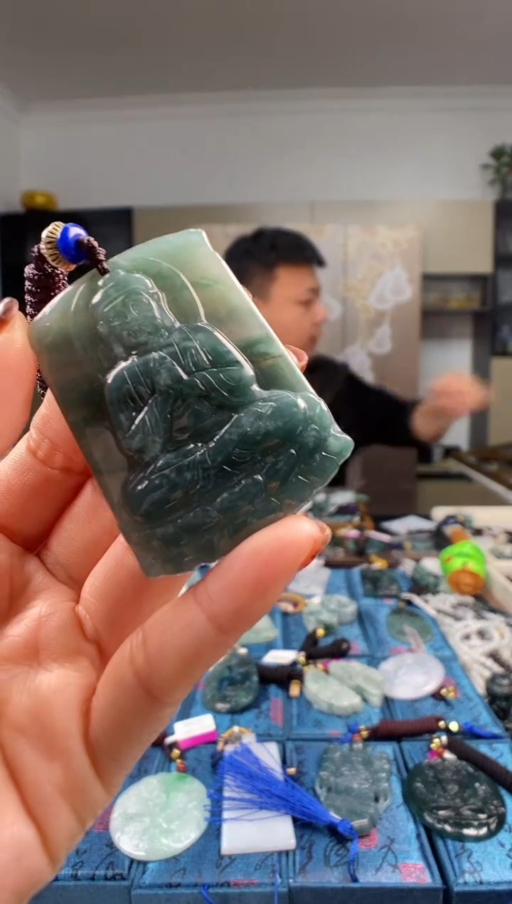 颈饰未镶嵌翡翠多样性发其一