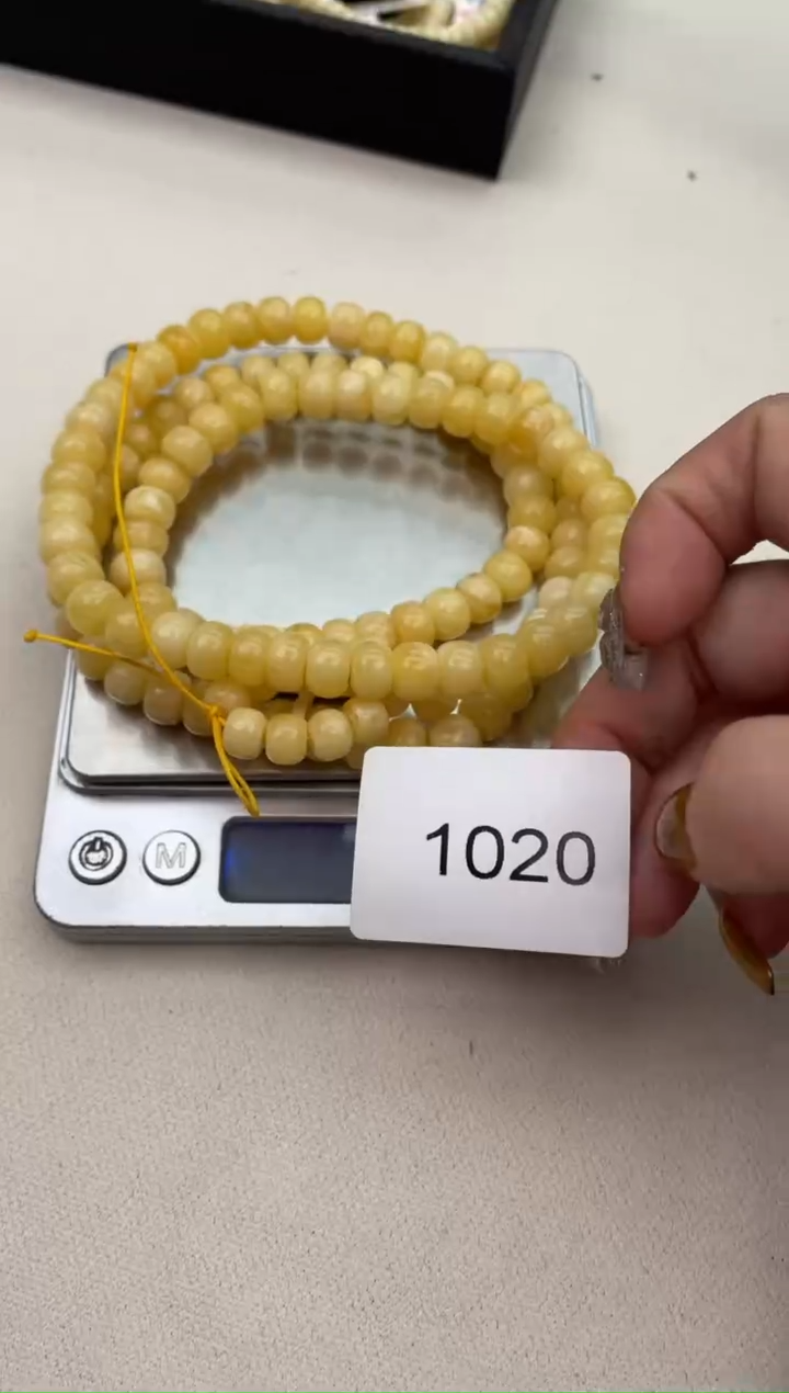 【闪购商品】琥珀裸石未镶嵌1020多样性发其中一件