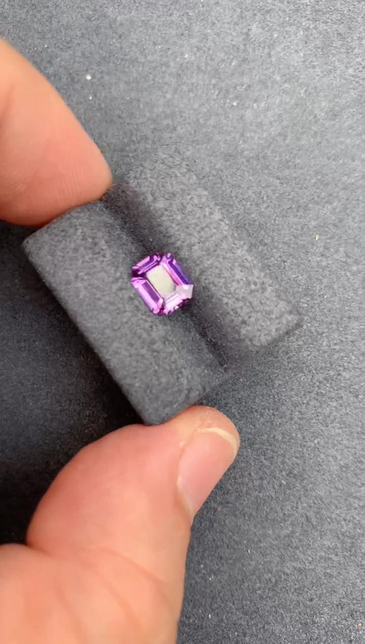 【闪购商品】蓝宝石裸石未镶嵌1.5ct无烧紫蓝宝