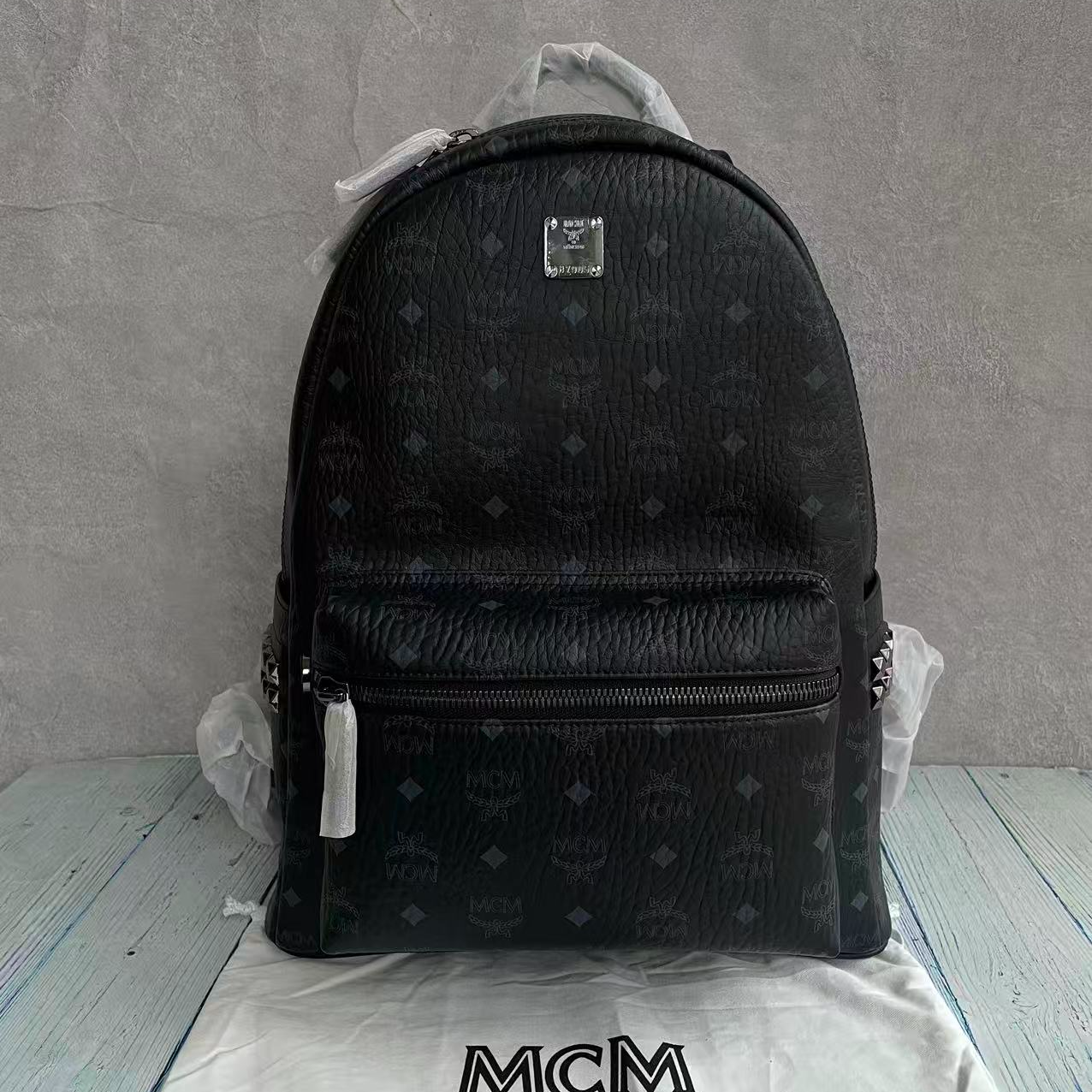 未使用 MCM mcm黑色中号双肩包