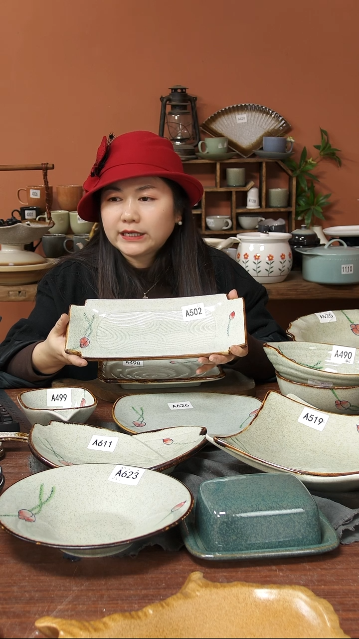 陶瓷A502 一只手绘荷花黑点长方盘30*13可能微瑕