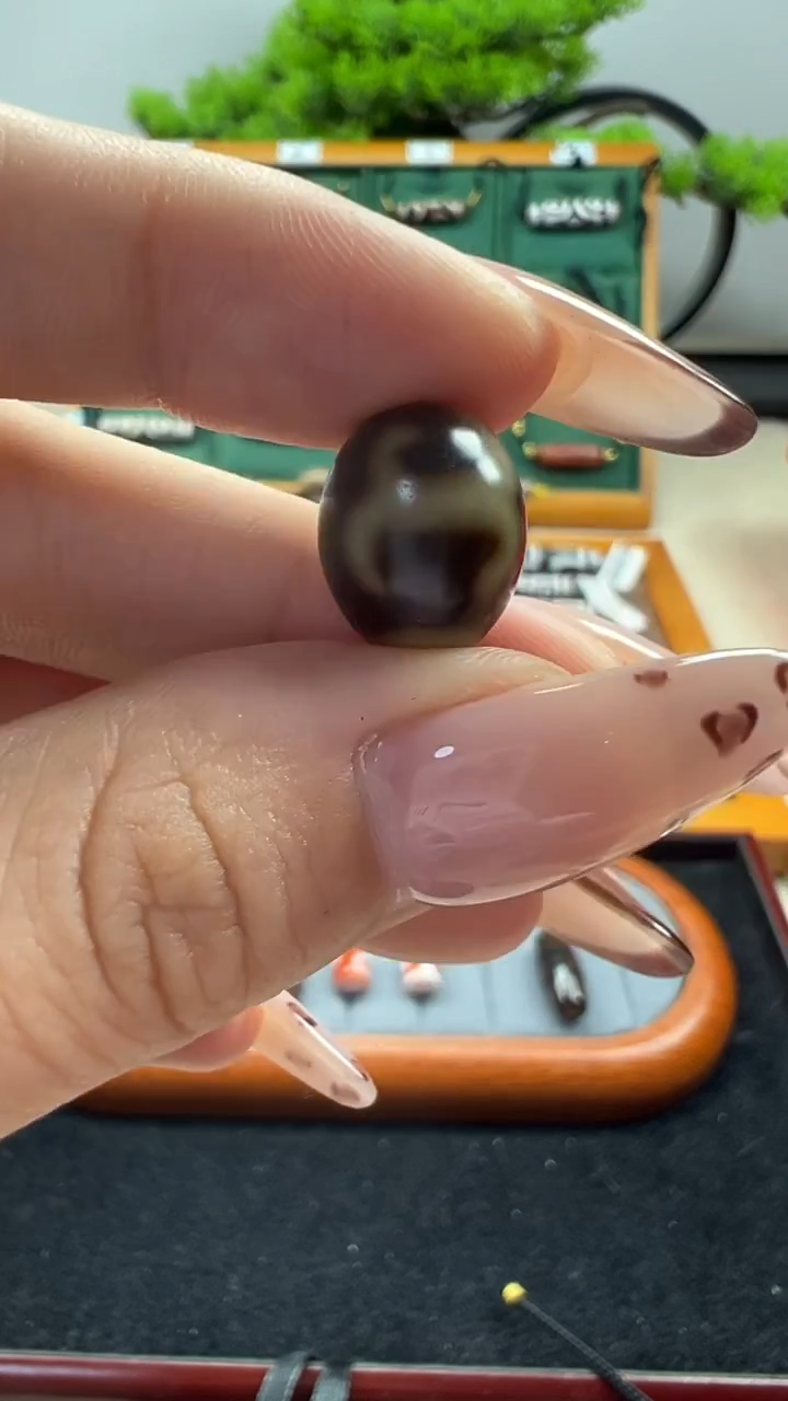 玛瑙/玉髓（覆膜）颈饰未镶嵌13.（微瑕）