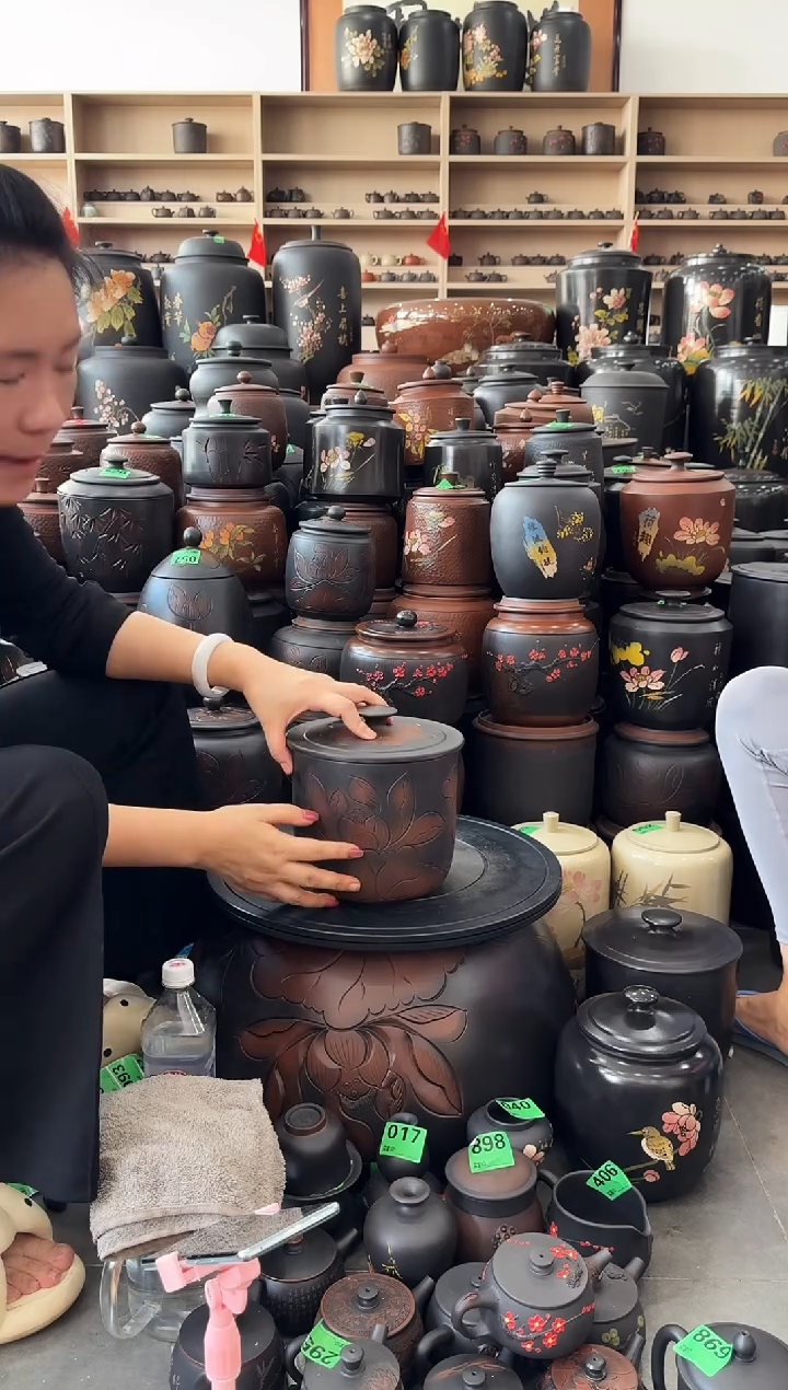 罐瑕疵茶叶罐 线雕小五饼 109 荷花