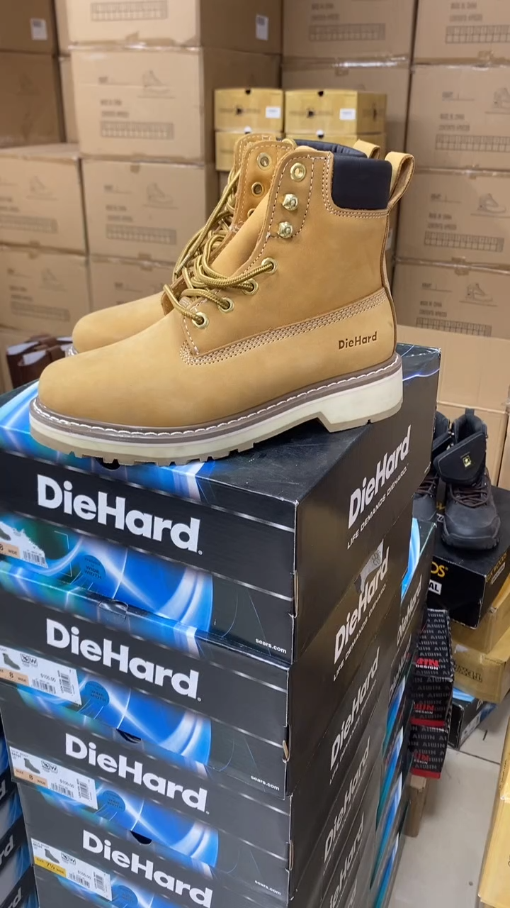 牛皮42.5码，84101，运动鞋码，工装靴默认瑕疵