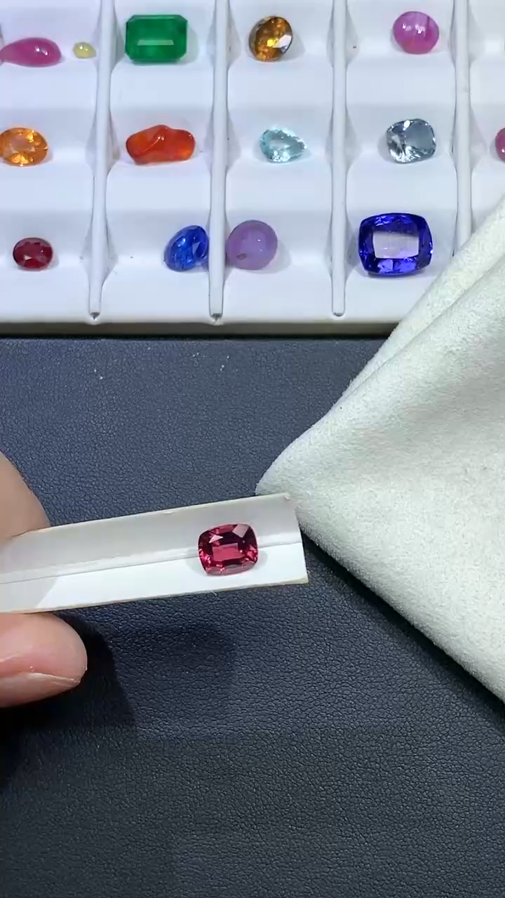 【闪购商品】石榴石裸石未镶嵌1.80ct