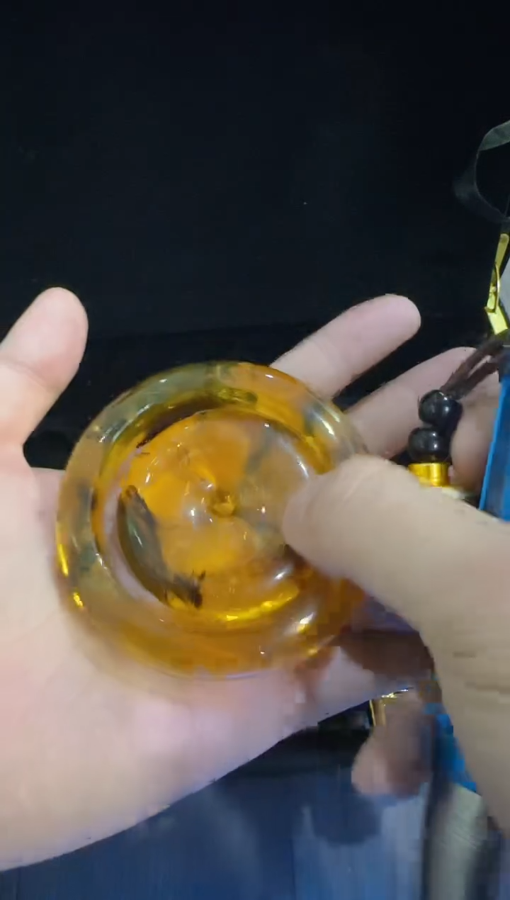 【闪购商品】琥珀裸石未镶嵌吊坠