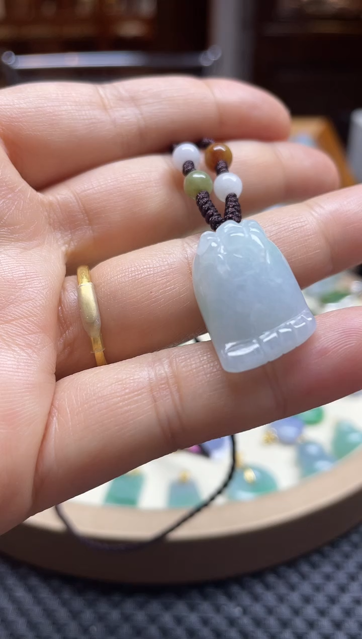 【闪购商品】翡翠颈饰未镶嵌知足常乐