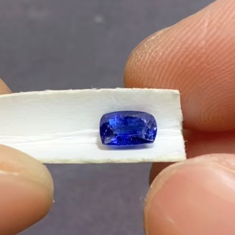蓝宝石0.68ct新品
