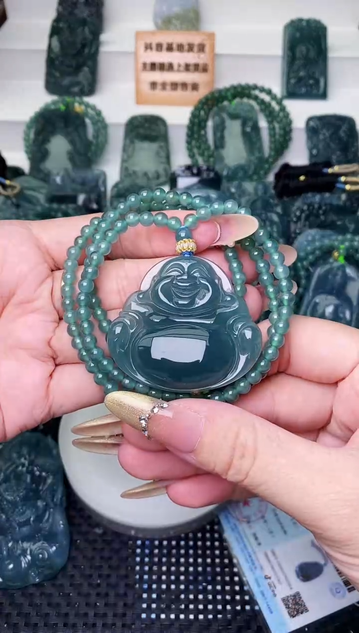 颈饰未镶嵌翡翠 