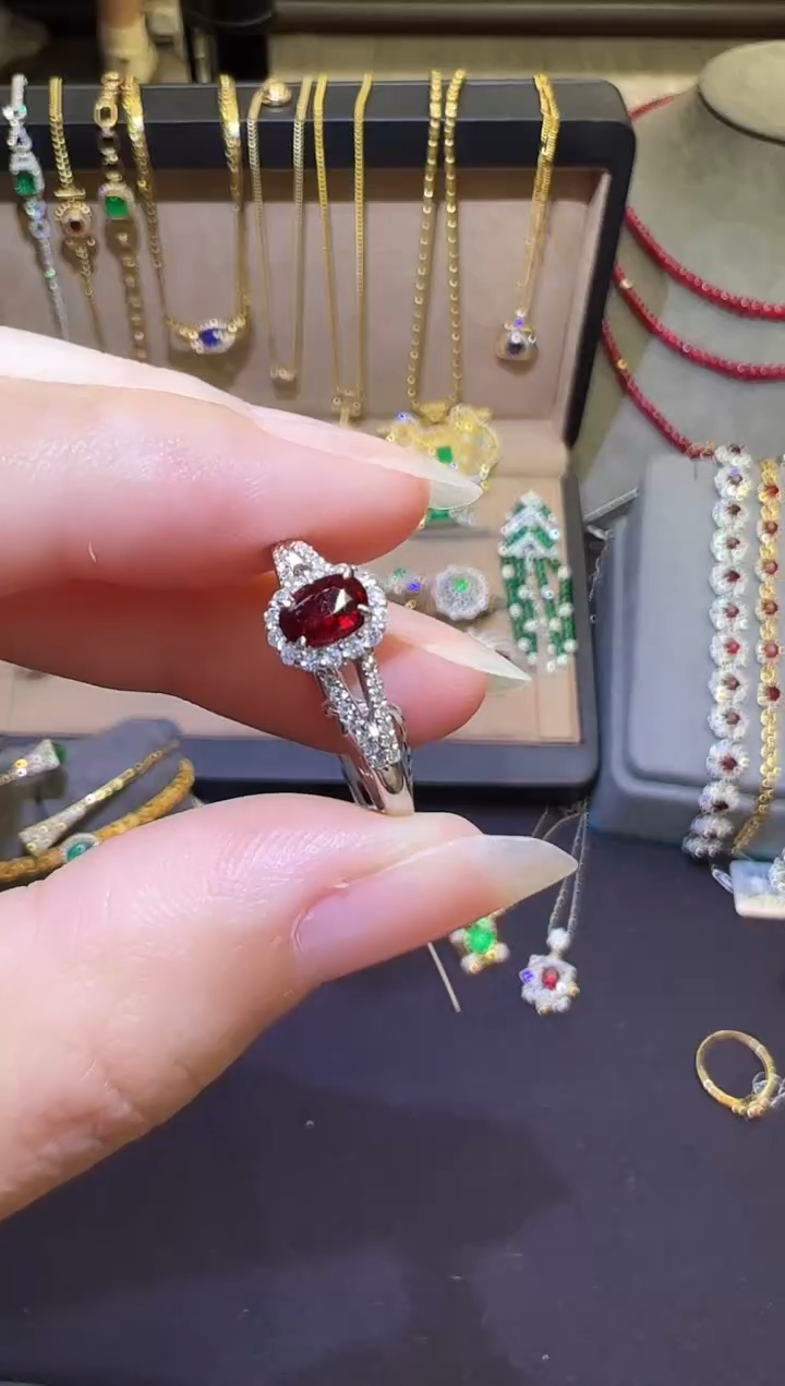 18K金镶嵌戒指红宝石0.45ct