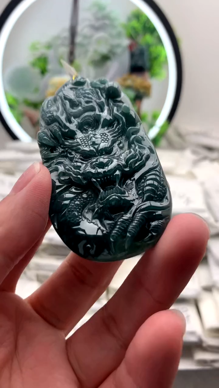 【闪购商品】翡翠颈饰未镶嵌龙牌