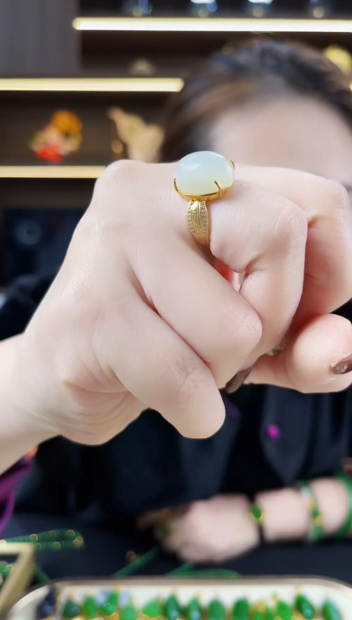 【闪购商品】和田玉·银S925镶嵌蛋面戒子一个