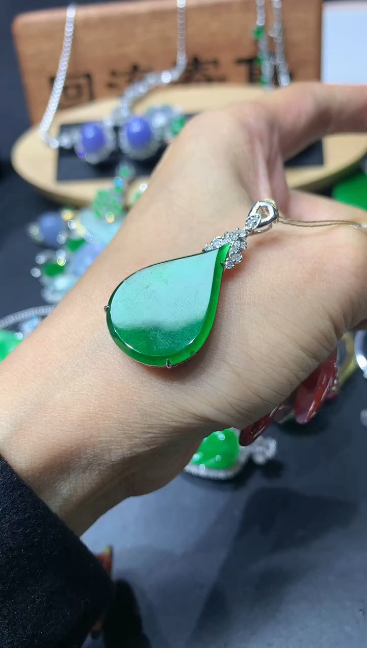 【闪购商品】定制翡翠18K金镶嵌团购