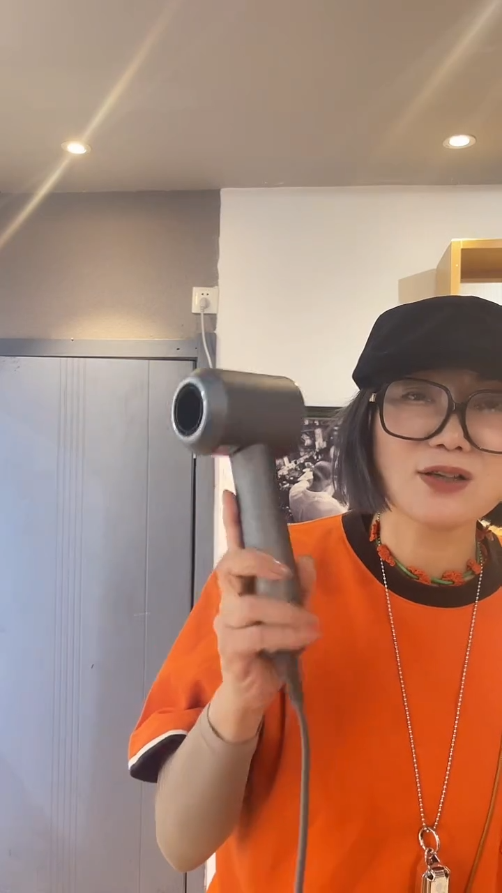 圆头款高速吹风机灰色